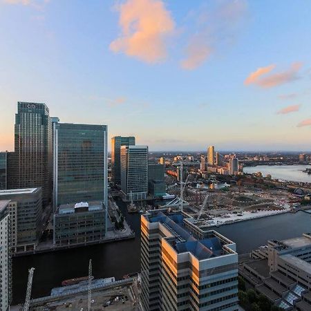 Skyview Waterside City Luxury Apartment Londres Extérieur photo